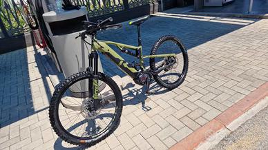 bici e-mtb full Raymon tutto fox