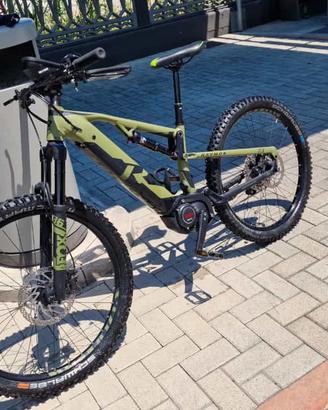 bici e-mtb full Raymon tutto fox