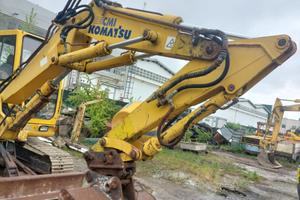 Escavatore  Komatsu 75 pc