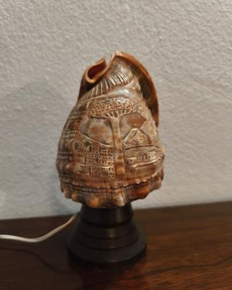 Lampada Vintage Conchiglia Intagliata a Cammeo