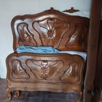 Due lettini in legno massello