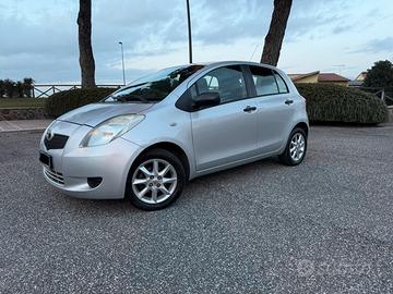 Toyota yaris 5porte (2009)