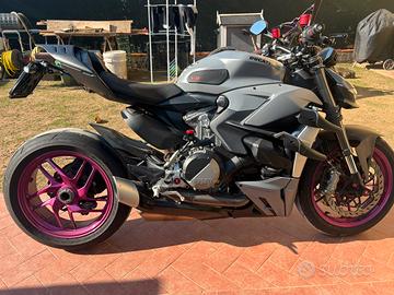 Ducati Streetfighter v2 955