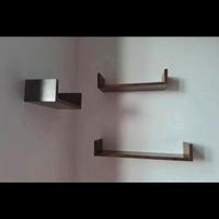 tris di mensole in legno