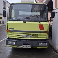 Camion Nissan L 50