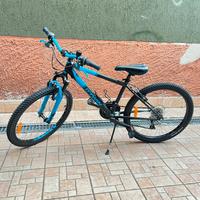 Bicicletta raggio 24 con caschetto