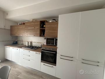 Cucina lineare come nuova