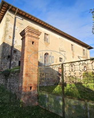 Rustico / Casale di 550 m² con 5 locali a Reggello