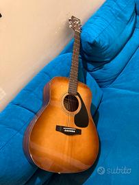 Chitarra acustica