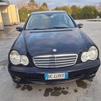 Mercedes 220 Diesel (2006) – Clima, Retrocamera