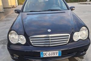 Mercedes 220 Diesel (2006) – Clima, Retrocamera