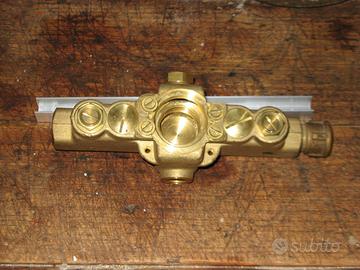 CORPO DA INCASSO DOCCIA TERMOSTATO HANSA 804