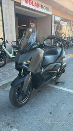Yamaha X-Max 125 colorazione Tech Kamo