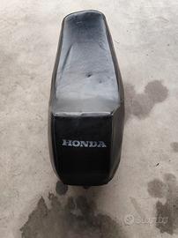 Sella Honda Four