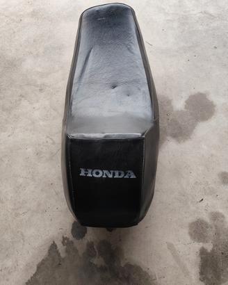 Sella Honda Four