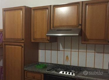 cucina in buone condizioni