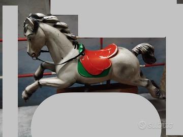 Cavallo a dondolo