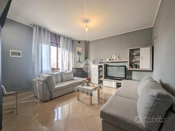 CASA SEMINDIPENDENTE A SANT'ILARIO D'ENZA