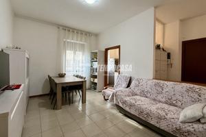 AMPIO TRILOCALE CON BALCONE IN PIENO CENTRO