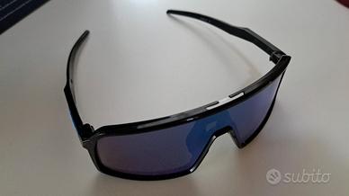 Occhiali da sole Oakley Sutro