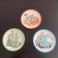 Piatti raffiguranti 3 caravelle di Colombo