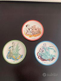 Piatti raffiguranti 3 caravelle di Colombo