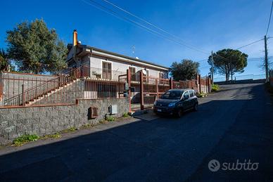 Villa o villino - Mascalucia