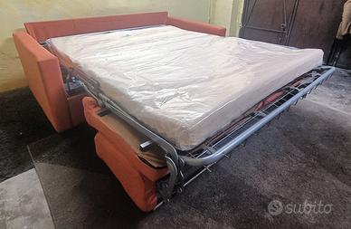 DIVANO LETTO A RIBALTA SALVA SPAZIO SOTTOCOSTO