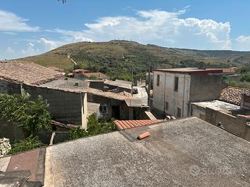 Casa indipendente nel centro storico di Baressa