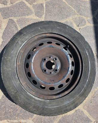 Gomma e cerchione punto Fiat 165/70 R14