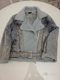 Particolare giubbotto in denim 