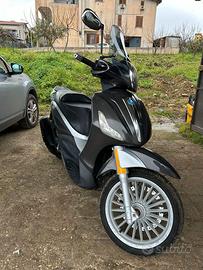 Beverly 300