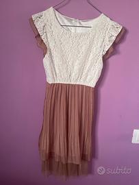 Abito corto elegante pizzo e tulle