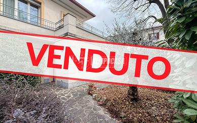 QUADRILOCALE CON GIARDINO E BOX DOPPIO