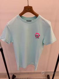 T-shirt con grafica Bershka