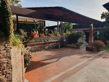 Villa a schiera con giardino privato