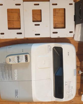Proiettore Epson EB-460 con telecomando e supporto