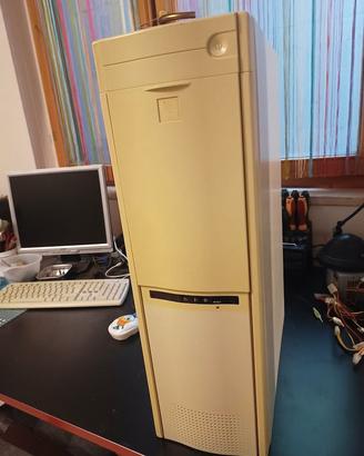 Case big tower per build vintage pentium 2 o 3