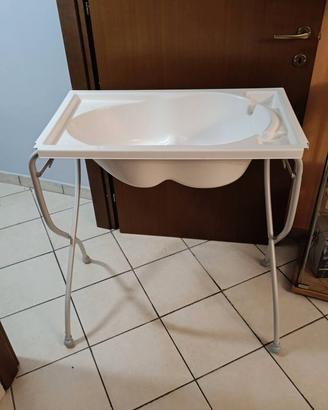 Vasca per bagnetto con gambe pieghevoli