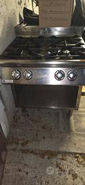 cucina a gas 4 fuochi  professionale 