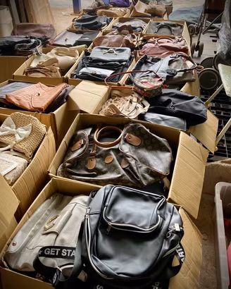 Stock box borse firmate second hand bag mk guess