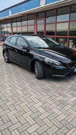 Volvo V40 D2