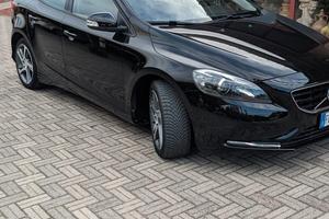 Volvo V40 D2