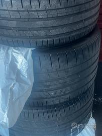 Pneumatici255/35/ZR20/ (93y)