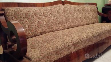 Divano Napoletano del 17esimo secolo, da museo