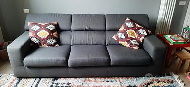 Divano marca Poltrone &Sofà