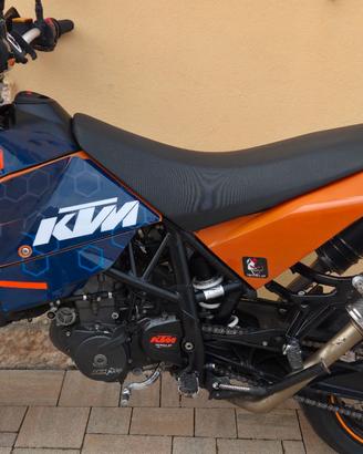 KTM 690 Supermoto