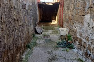 Deposito zona cimitero