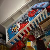 Letto stile montessoriano