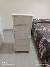 mobiletto in legno con cassetti 